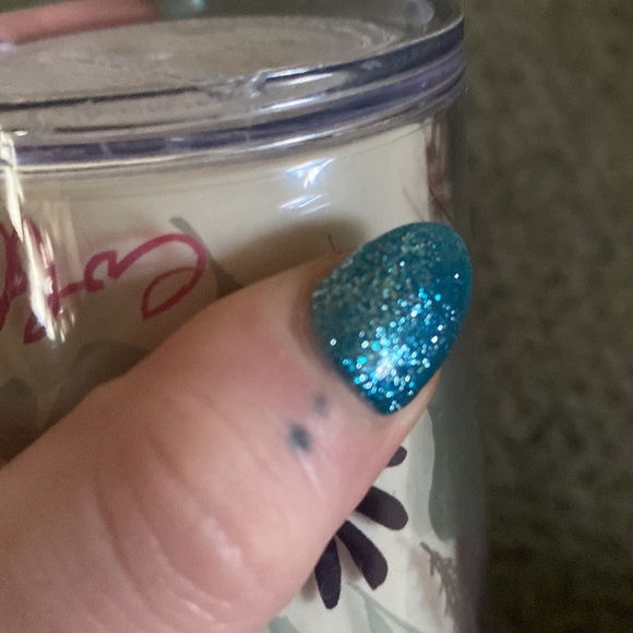 Large Starbucks Tumbler no straw - Picture 5 of 7